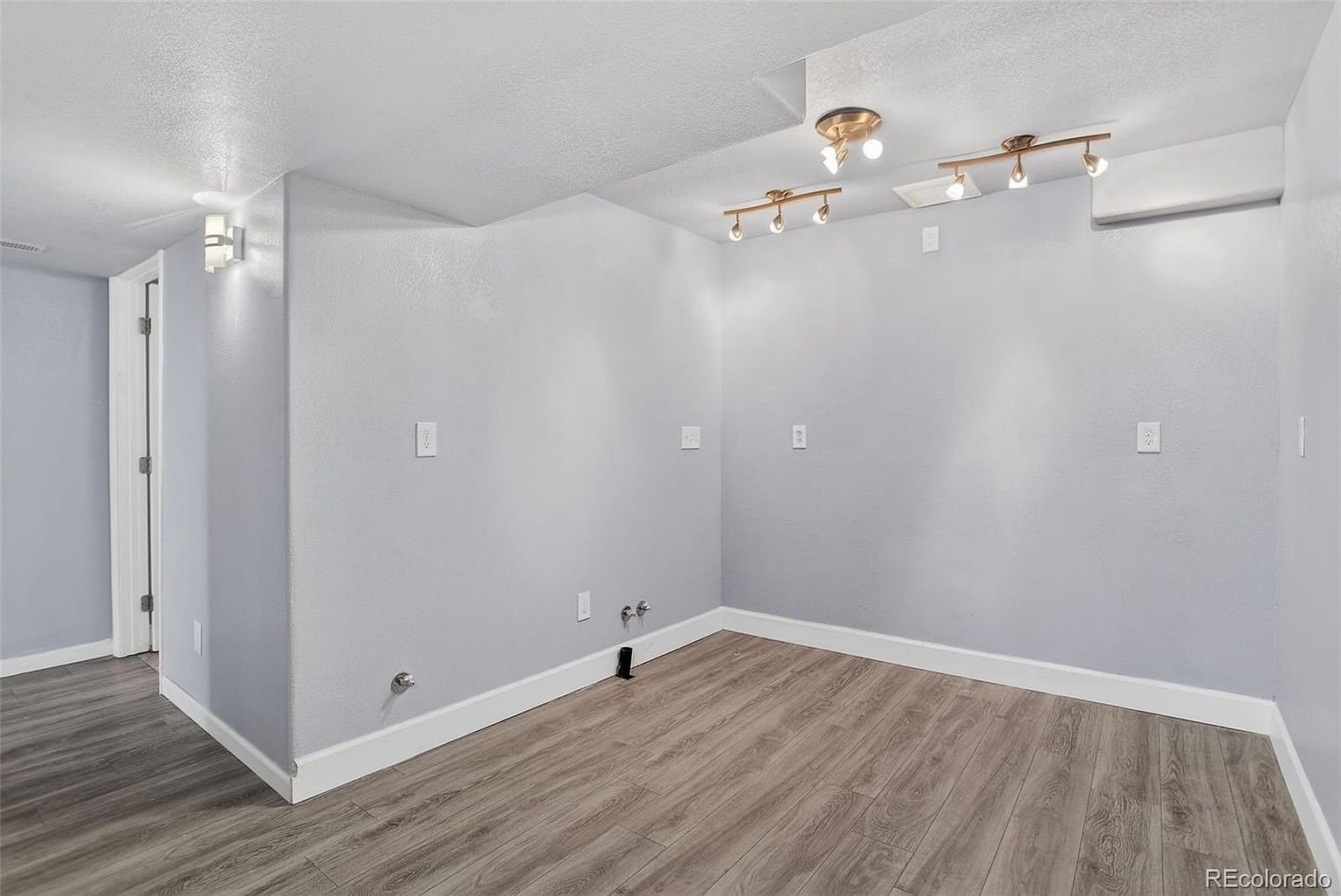 16049-brooklime-ct-parker-25