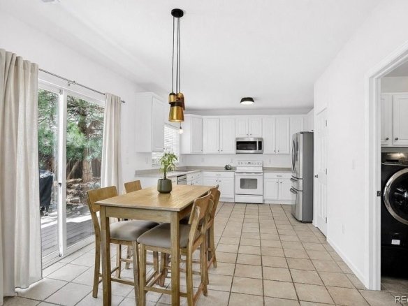 7454 S Norfolk St, Aurora, CO 80016 - Photo 8